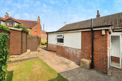 4004a500-WhatsApp...