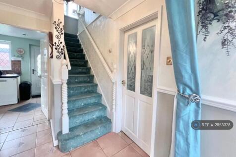 Inglewhite Close, Bury, BL9 photo 3