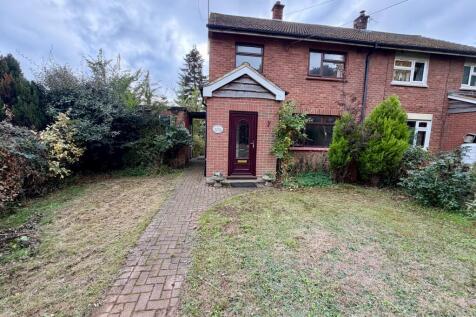 3-bed semi-detached on Blackthorns, Newbourne, Woodbridge, £1,350/mo
