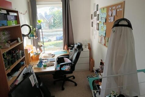 25, Greenside, Waterbeach photo 4