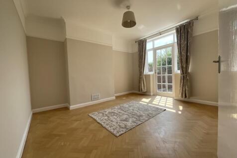 2 Wellmeadow Gardens, Shrewsbury, Shropshire, SY3 8UP photo 5