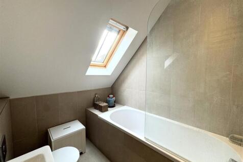 Family Bathroom.jpeg