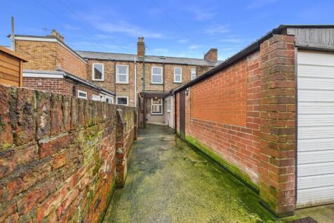 CAM03162G0-PR0390-STILL013