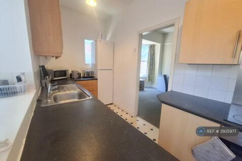 Springhill Road, Scarborough, YO12 photo 4