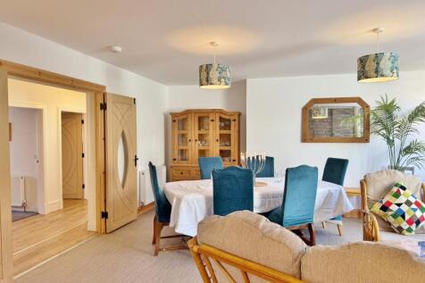 Dining area to hallway from kitchen