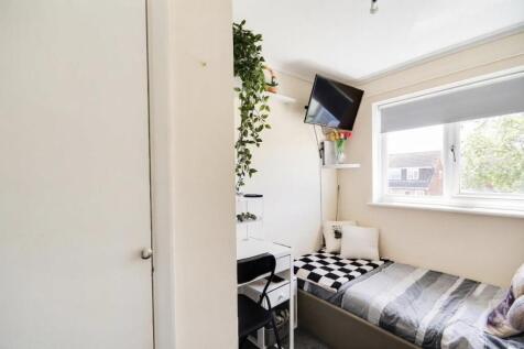Bedroom 4.jpg