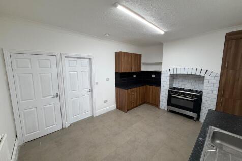 Redbourne Road,Bentley,Doncaster, DN5 photo 3