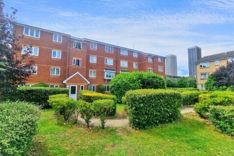 Two Bedroom Furnished Apartment – Jack Clow Road, Stratford E15 A well-presented and spacious third floor (no lift) purpose-built apartment, ideally located in the sought-after Jack Clow Road in West 