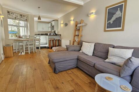 Living area 4.jpg
