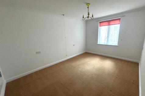 Bedroom 1.jpg