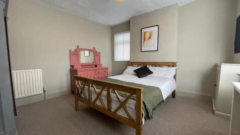 3-bed house on Browns Lane, Loughborough, £1,820/mo