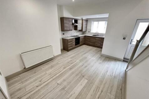Open Plan Kitchen and Dining Room