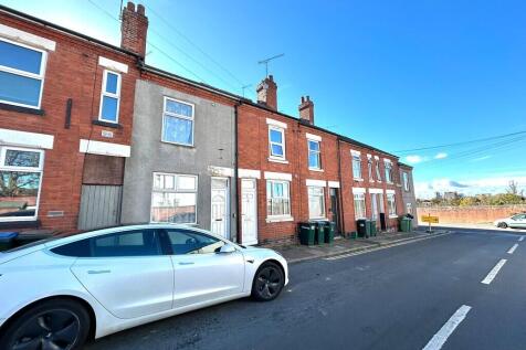 3-bed terraced on Chandos Street, Stoke, Coventry, £950/mo