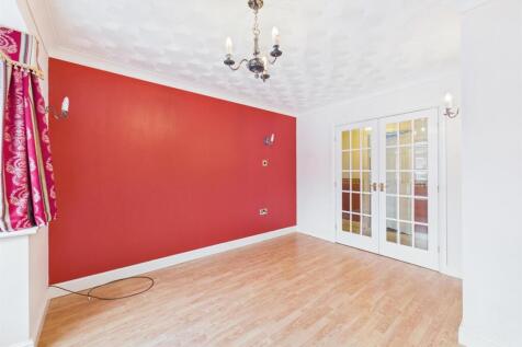Dining room: