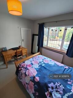 Lynwood Road, Redhill, RH1 photo 3
