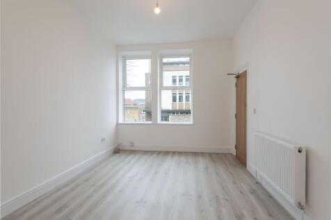Flat , Britannic House,  New Road, Chatham photo 4