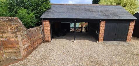 Garage &amp; carport