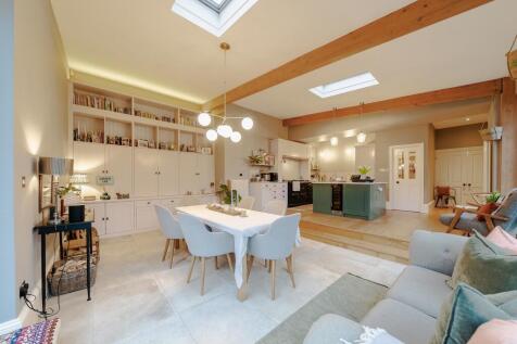 5 bed, 3 bath Detached in Birmingham - Photo 19