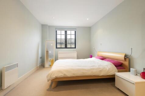 cayenne court 2 F...