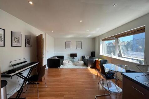 2-bed flat on John Ruskin Street, London, SE5, £2,499/mo