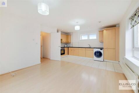 Forty Lane, Wembley, HA9 photo 2