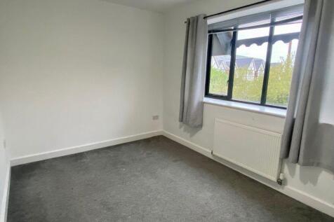 Moor Hall Road, Harlow photo 5