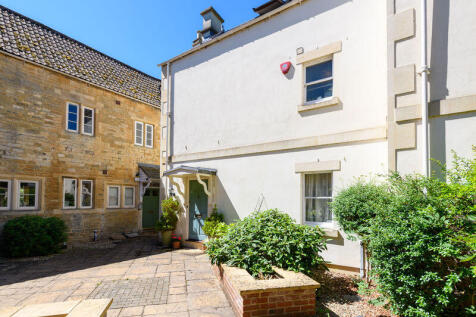 6 Starfield Court