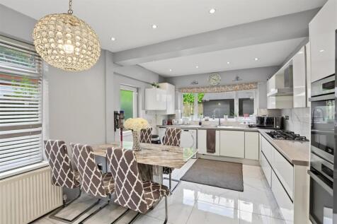 Kitchen_4.jpeg