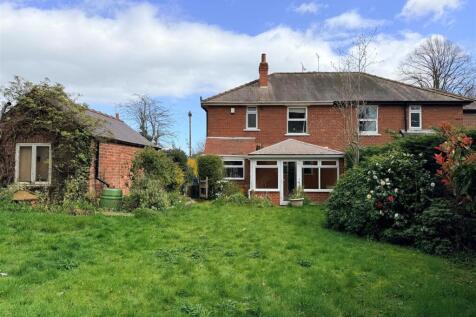 Garden towards house.jpg