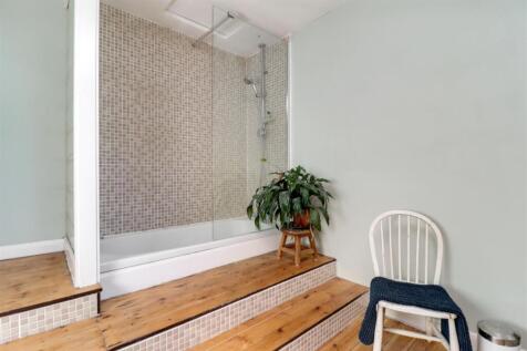 First Floor Bathroom