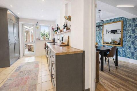 Kitchen &amp; Dining Room