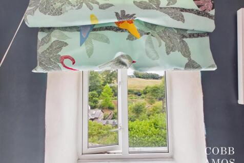 CAM02803G0-PR0220-STILL018 bed 2 view.jpg