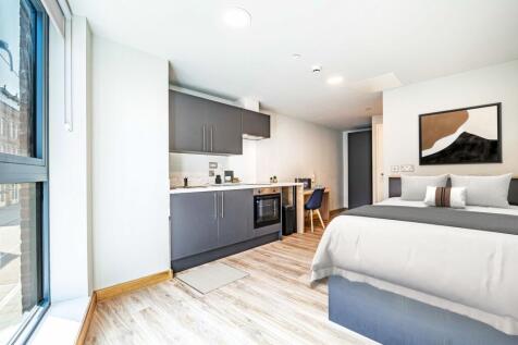 Bedroom, kitchen &amp; living area