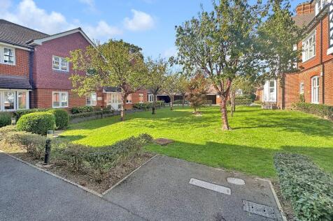 West Wickham, BR4 - property photo