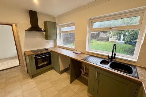 Carnation Road, Southampton photo 3