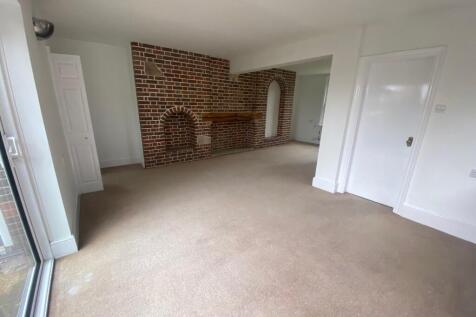High Street, TN22 photo 5