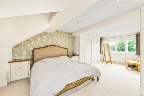 James_Anderson_-_Observatory_Road__London__SW14_7Q