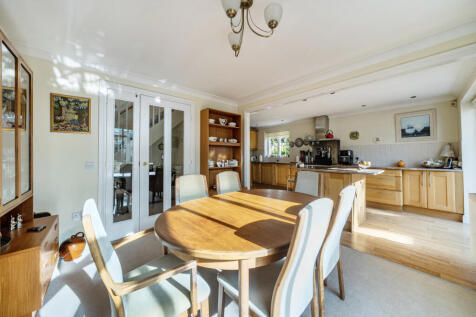 1371251-6-68f8c92...