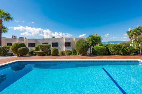 Pool area