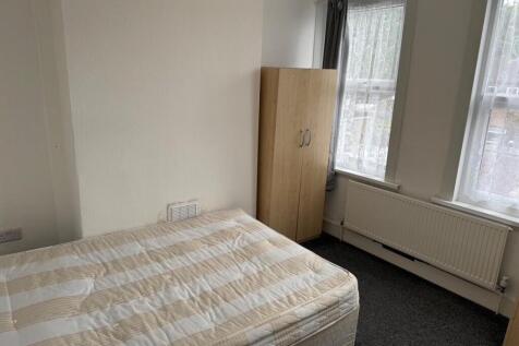 Bedroom 2.jpg
