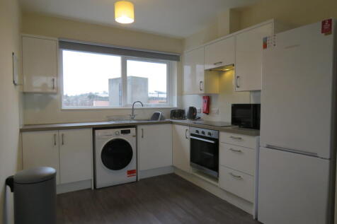 3-bed flat on Sidwell Street, Exeter, £2,366/mo