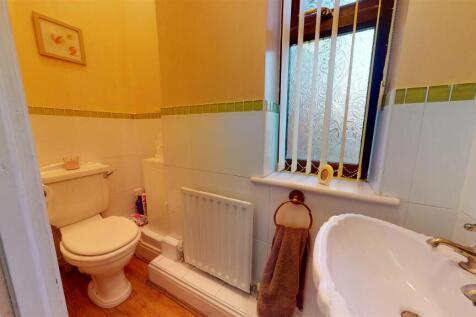 Laurel Road, Ground Floor W/C