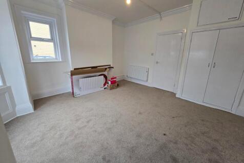 28 Gladstone Road photo 5