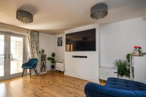 10 Goodwood Drive-13.jpg