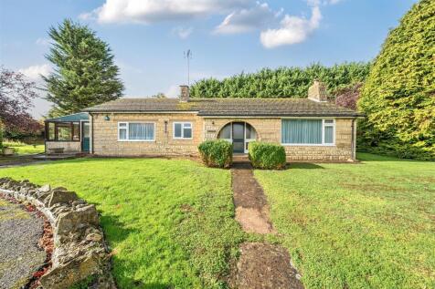 Valla Vista, 45 Lower Street, Pury End