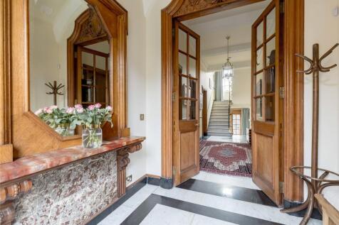 6 bed, 4 bath Detached in Edinburgh - Photo 3