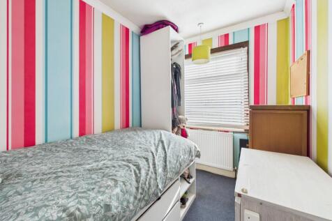 CAM05192G0-PR0176-STILL015