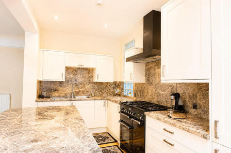 Otterfield Road, West Drayton photo 5