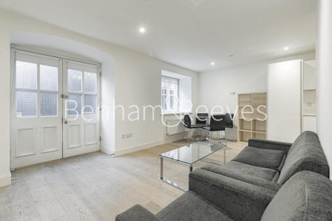 Severn Court, Clyde Square, Tower Hamlets, London photo 4