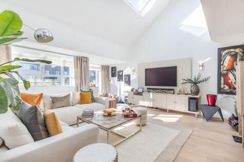 3-bed flat on Westbourne Grove, W2, £8,233/mo